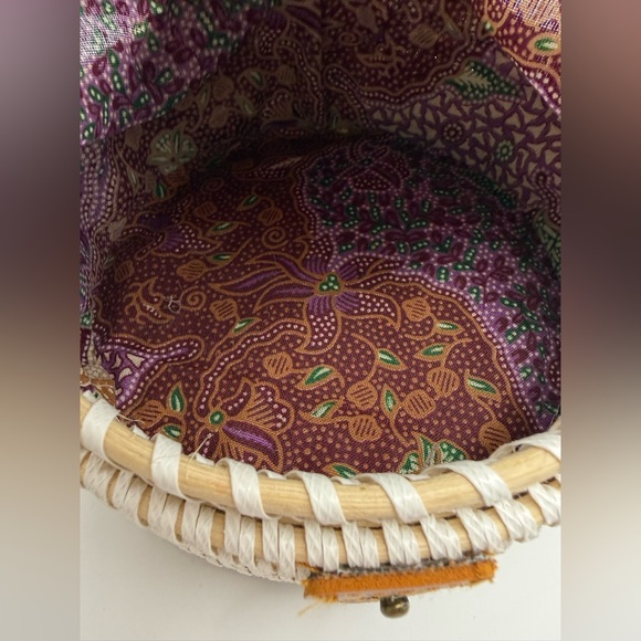 Boho round crossbody purse white & tan woven, EUC - Picture 10 of 11